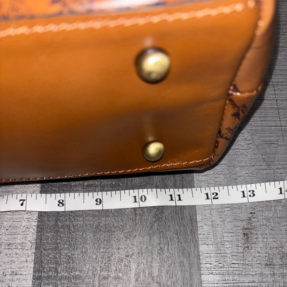 💛Patricia Nash Map Print 100% Full Grain Leather Tote - Picture 7 of 10